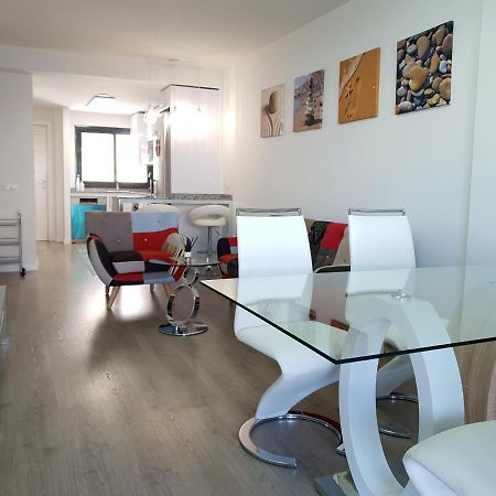Boutique Apartment Near The Beach, 1 Gbps Wi-Fi マラガ エクステリア 写真
