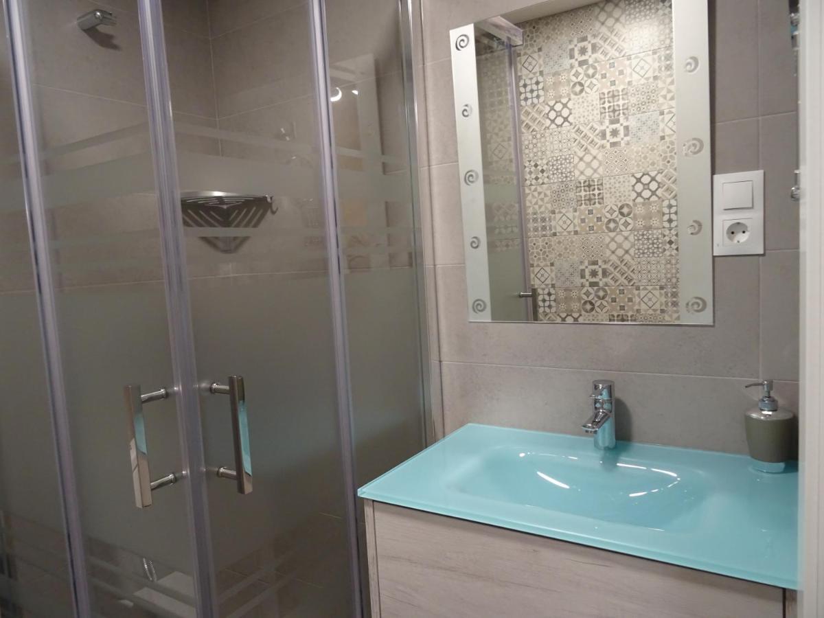 Boutique Apartment Near The Beach, 1 Gbps Wi-Fi マラガ エクステリア 写真
