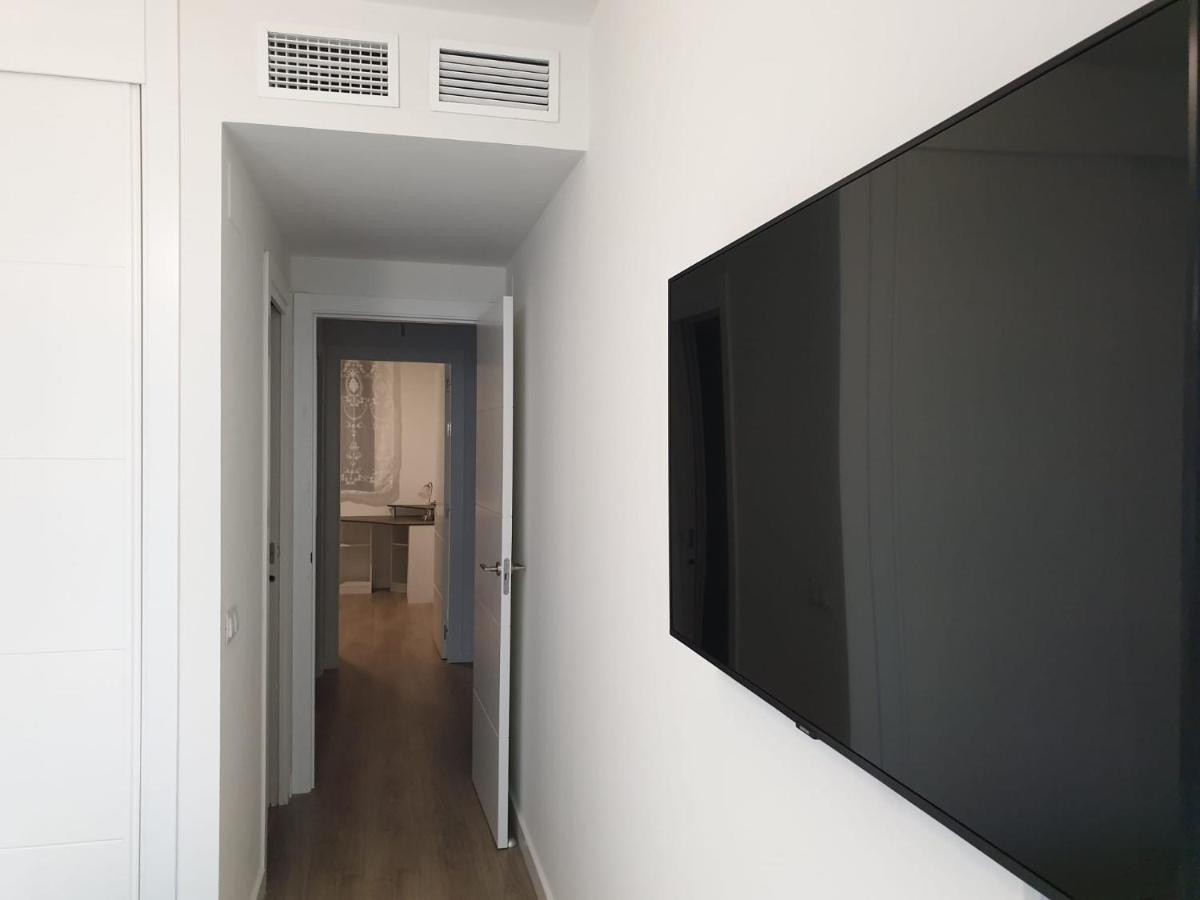 Boutique Apartment Near The Beach, 1 Gbps Wi-Fi マラガ エクステリア 写真