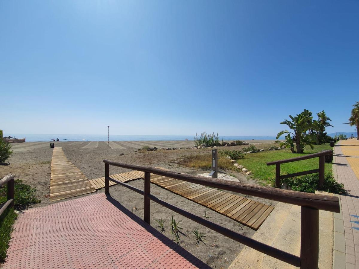 Boutique Apartment Near The Beach, 1 Gbps Wi-Fi マラガ エクステリア 写真