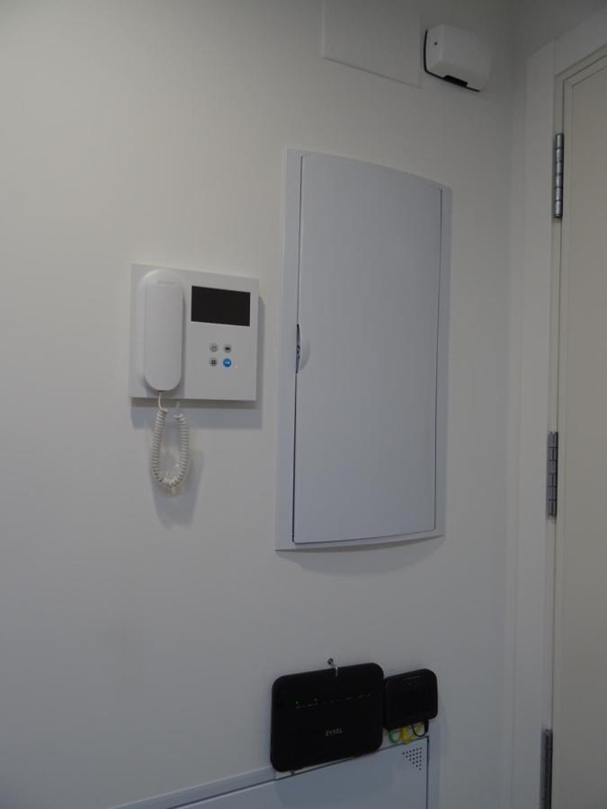 Boutique Apartment Near The Beach, 1 Gbps Wi-Fi マラガ エクステリア 写真