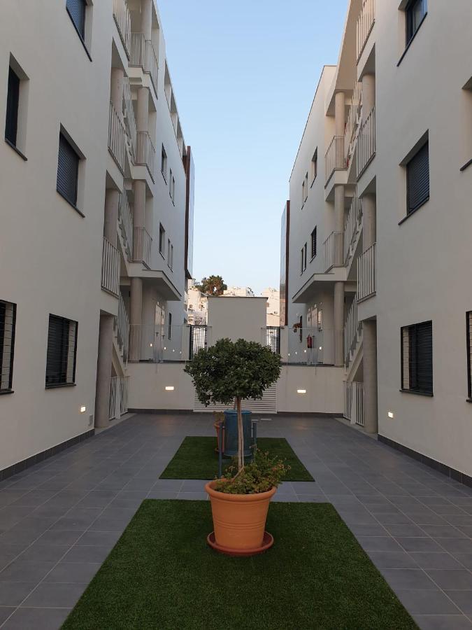 Boutique Apartment Near The Beach, 1 Gbps Wi-Fi マラガ エクステリア 写真