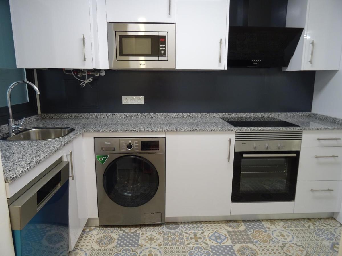 Boutique Apartment Near The Beach, 1 Gbps Wi-Fi マラガ エクステリア 写真