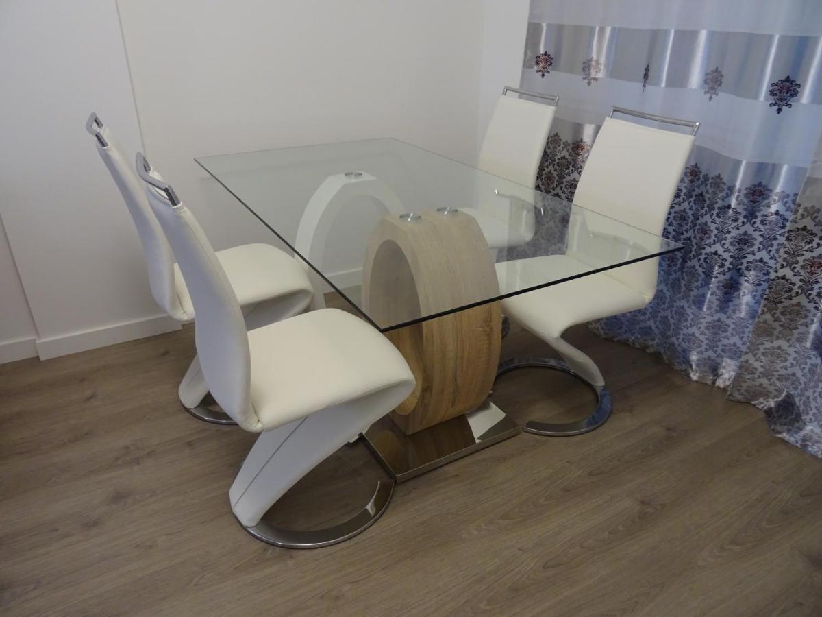 Boutique Apartment Near The Beach, 1 Gbps Wi-Fi マラガ エクステリア 写真