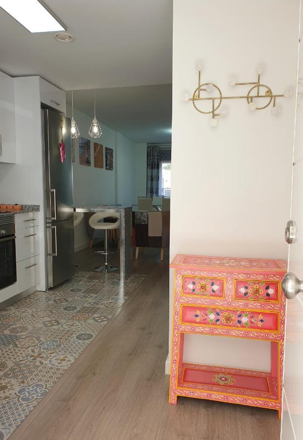 Boutique Apartment Near The Beach, 1 Gbps Wi-Fi マラガ エクステリア 写真