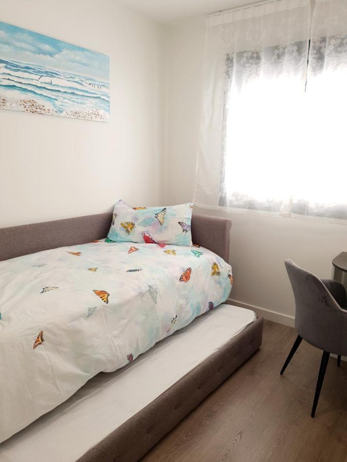 Boutique Apartment Near The Beach, 1 Gbps Wi-Fi マラガ エクステリア 写真