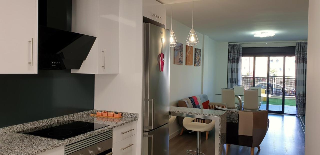 Boutique Apartment Near The Beach, 1 Gbps Wi-Fi マラガ エクステリア 写真
