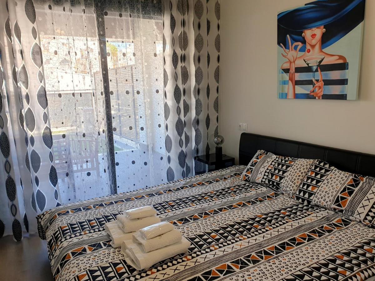 Boutique Apartment Near The Beach, 1 Gbps Wi-Fi マラガ エクステリア 写真