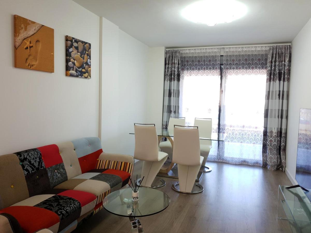 Boutique Apartment Near The Beach, 1 Gbps Wi-Fi マラガ エクステリア 写真