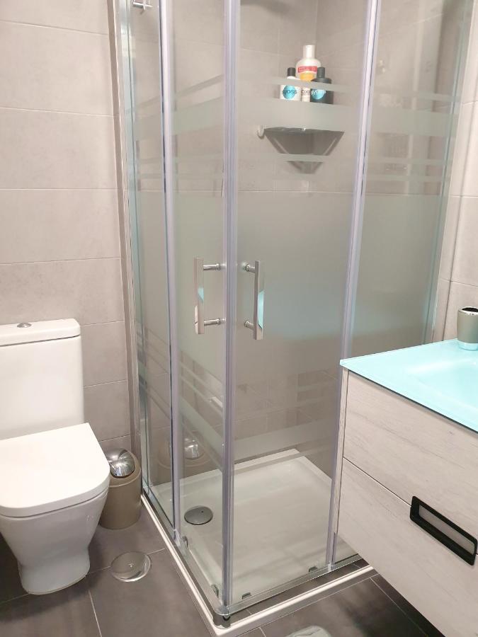 Boutique Apartment Near The Beach, 1 Gbps Wi-Fi マラガ エクステリア 写真