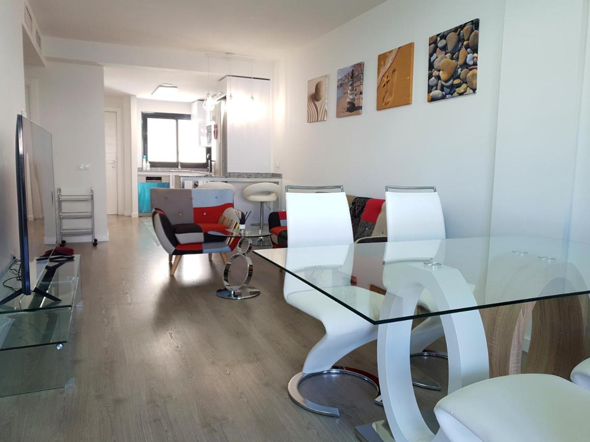 Boutique Apartment Near The Beach, 1 Gbps Wi-Fi マラガ エクステリア 写真