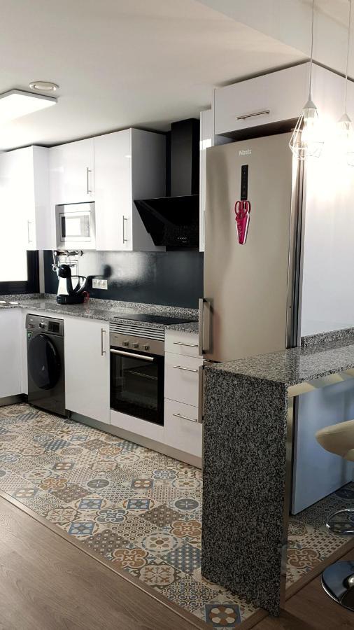 Boutique Apartment Near The Beach, 1 Gbps Wi-Fi マラガ エクステリア 写真